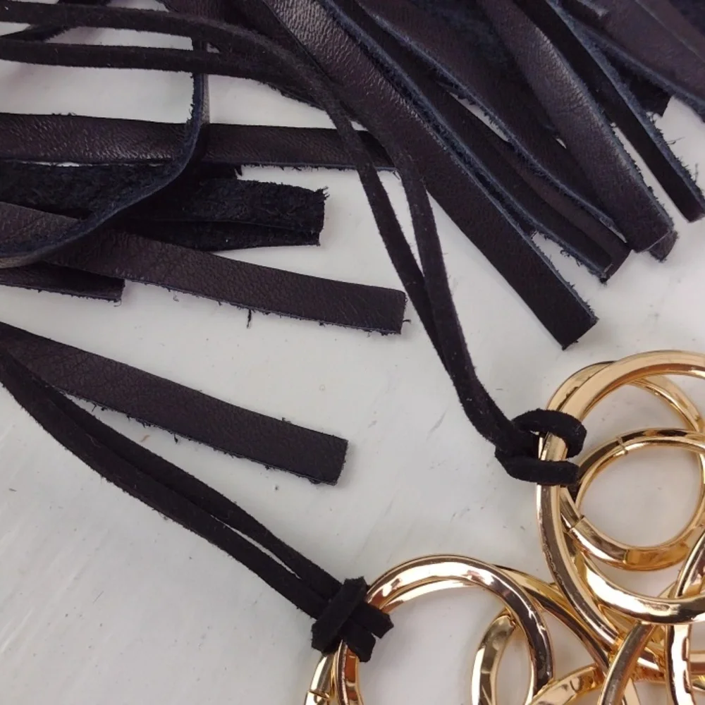 Vibrant Gold Multi-Ring Chain Link Double Layer Black Leather Choker Necklace